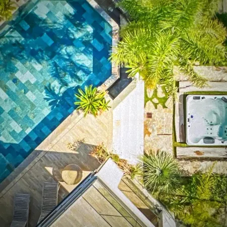 New 5bdr Lv Top Location Cannes